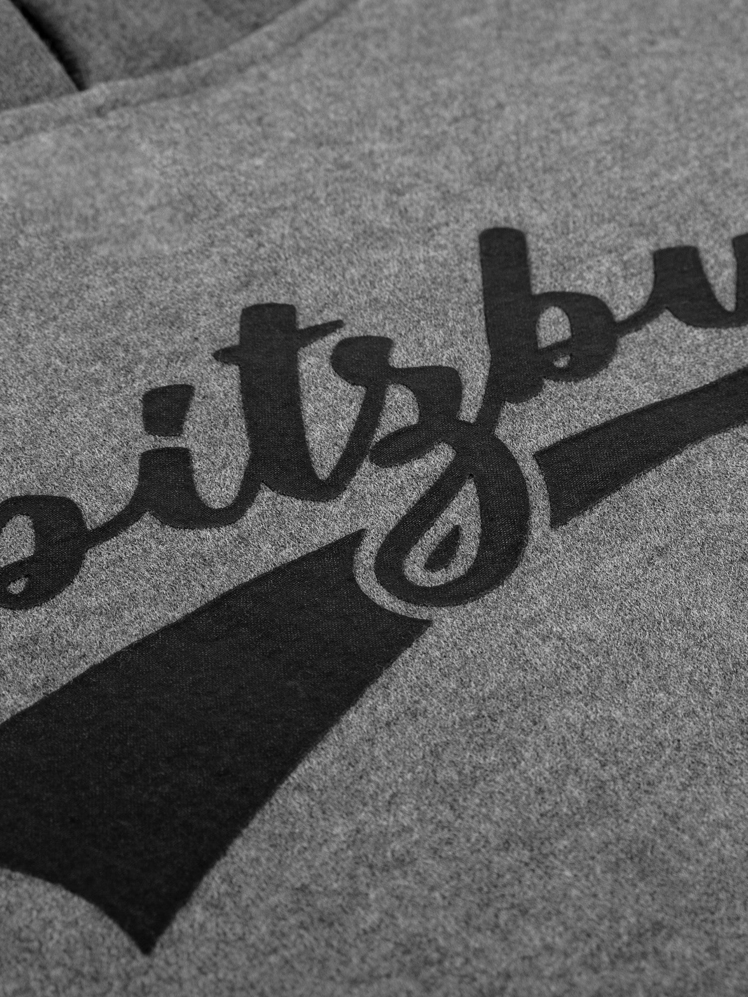 Hoodie Kasper in Grau, Detailaufnahme Verarbeitung, Kordel oder Naht