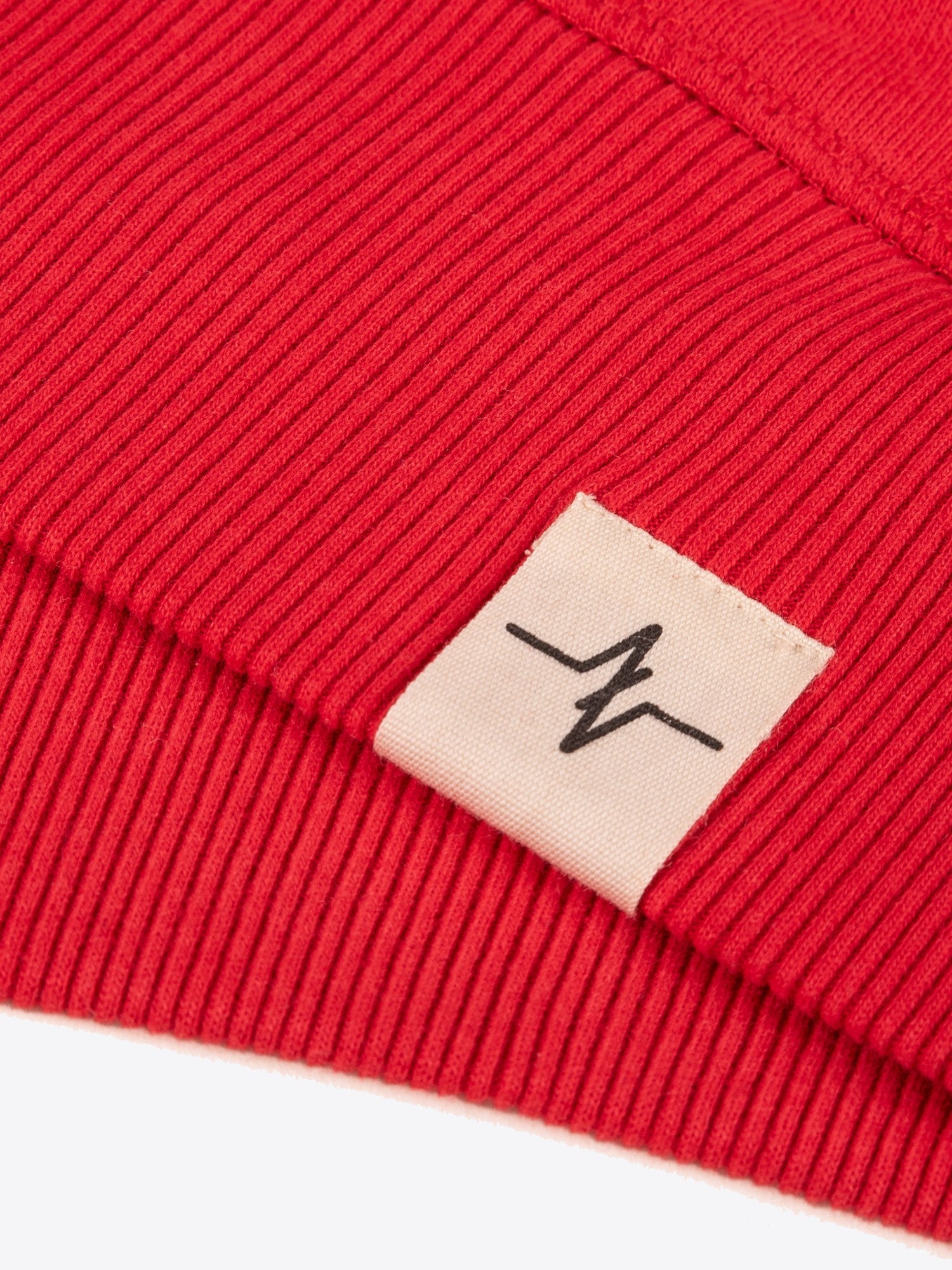 Hoodie Anton in Rot, Detailaufnahme Verarbeitung, Kordel oder Naht