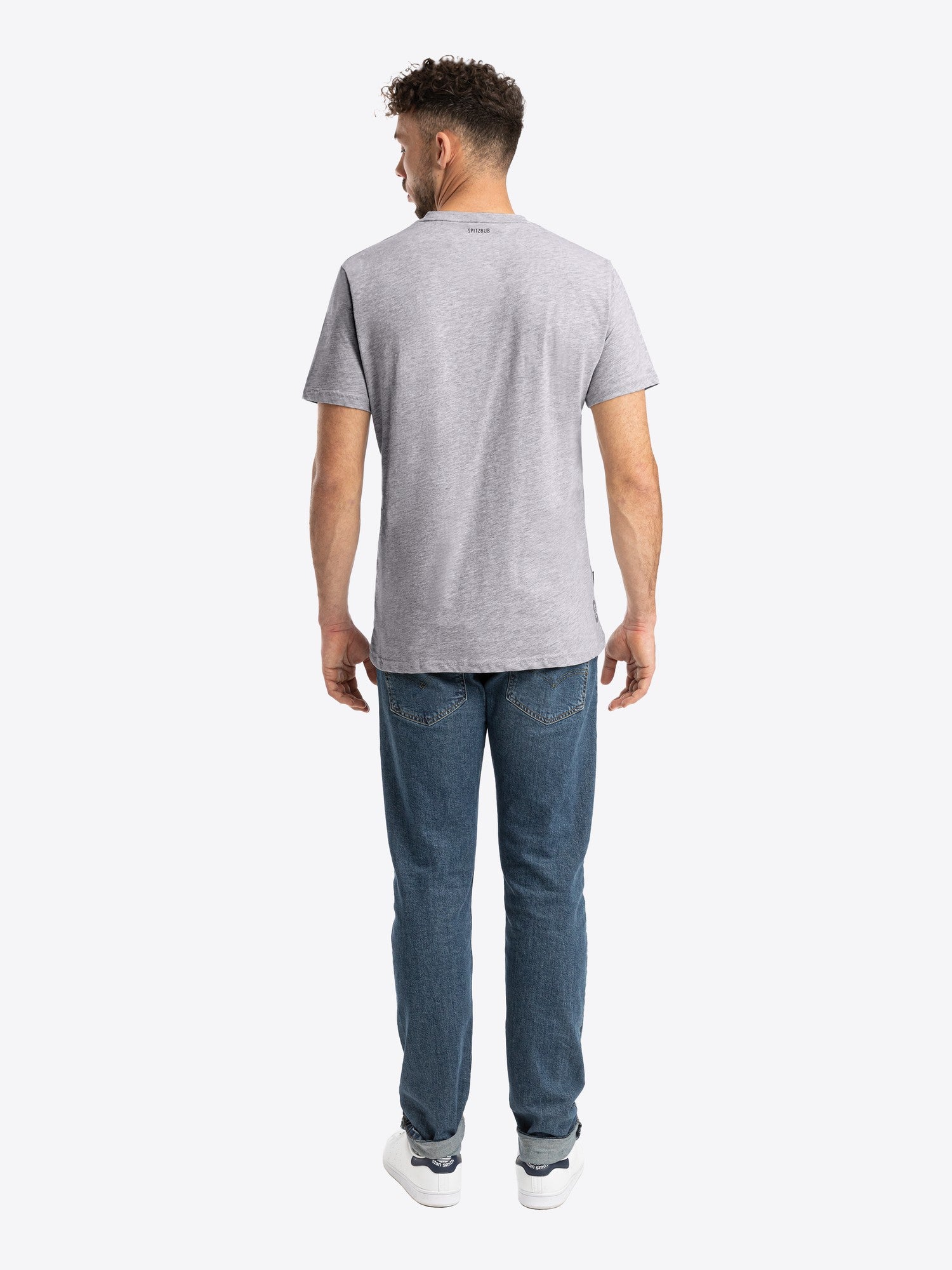 Shirt Hubert in Grau, weitere Lifestyle-Ansicht des Models