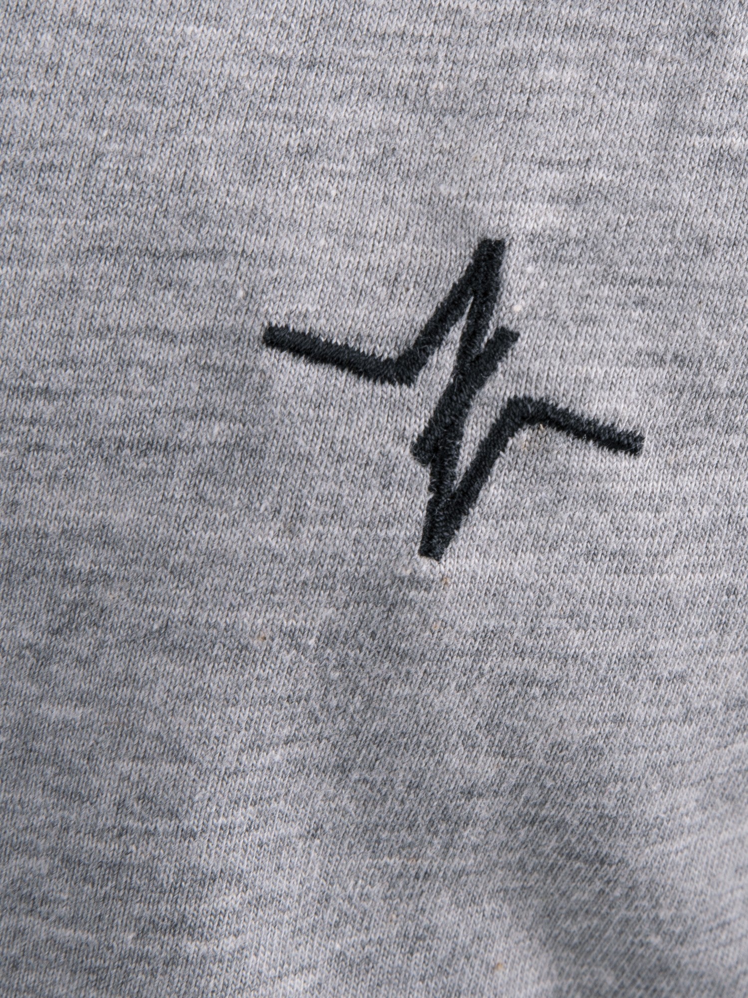 Shirt Hubert in Grau, Detailaufnahme Verarbeitung, Kordel oder Naht