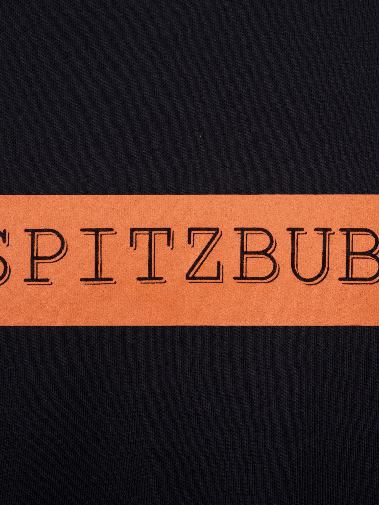 Shirt Johann in Schwarz, Detailaufnahme Verarbeitung, Kordel oder Naht