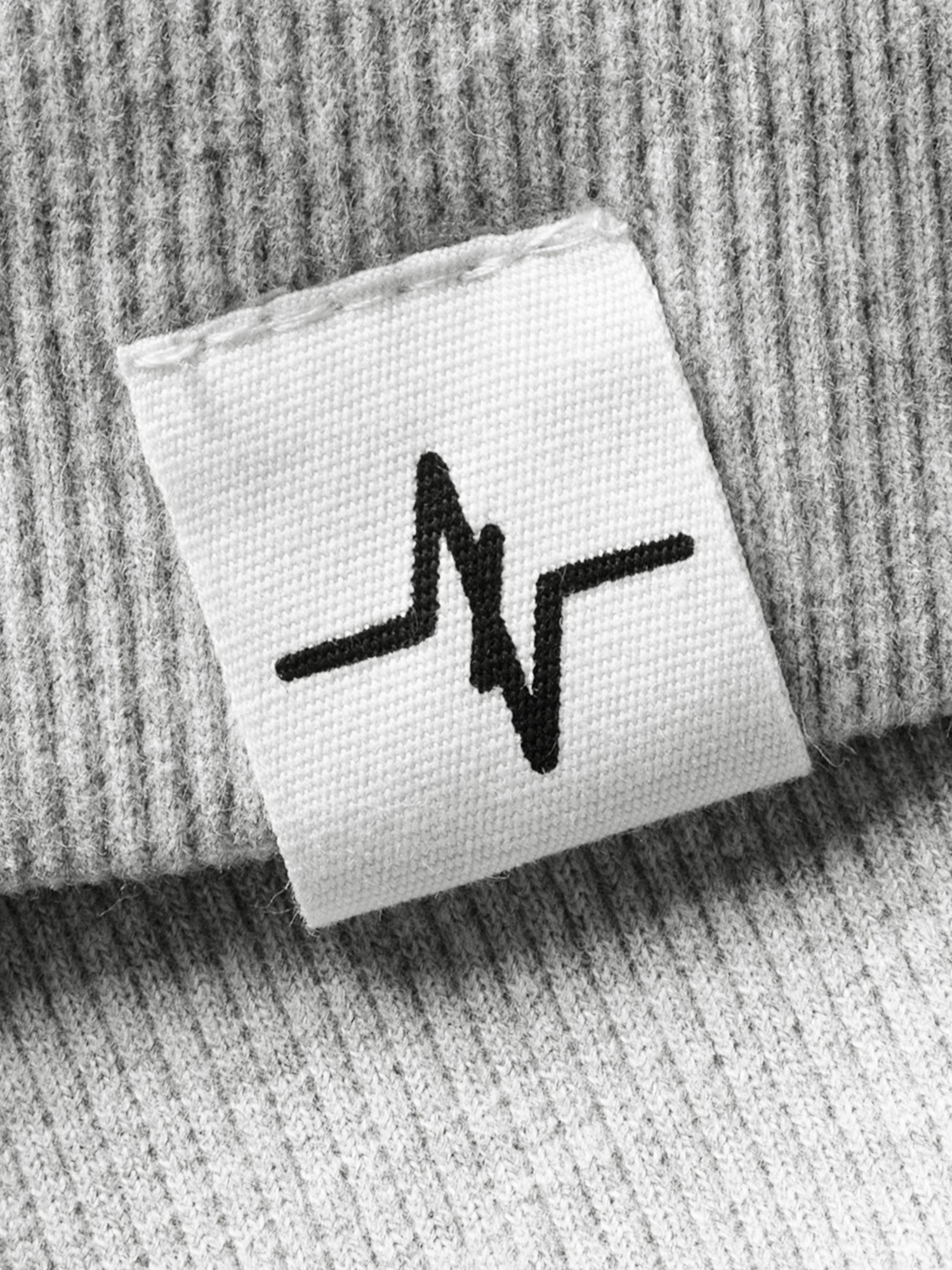 Sweatjacke Oliver in Grau-Grün, Detailaufnahme Verarbeitung, Kordel oder Naht