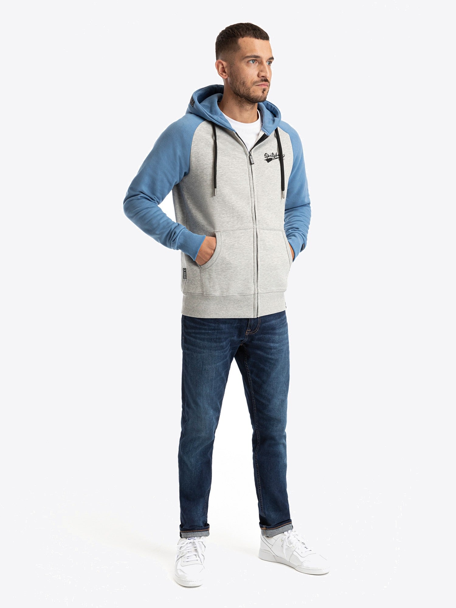 Sweatjacke Jens in Blau-Grau, Detailaufnahme Verarbeitung, Kordel oder Naht