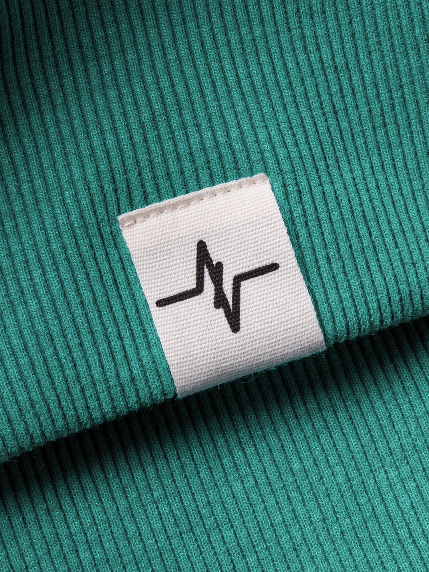 Sweatjacke Nils in Grün, Detailaufnahme Verarbeitung, Kordel oder Naht