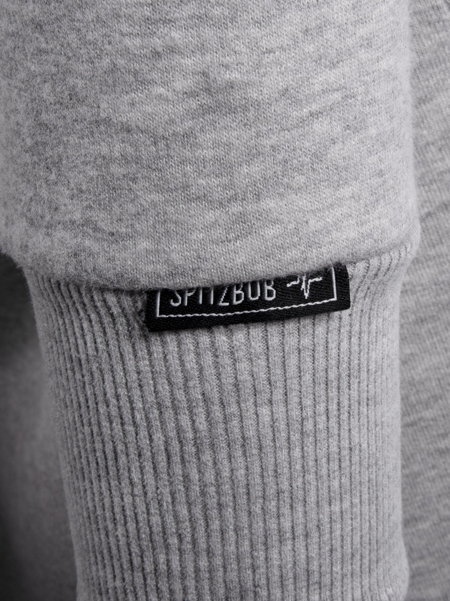 Hoodie Philipp in Grau, Detailaufnahme Verarbeitung, Kordel oder Naht