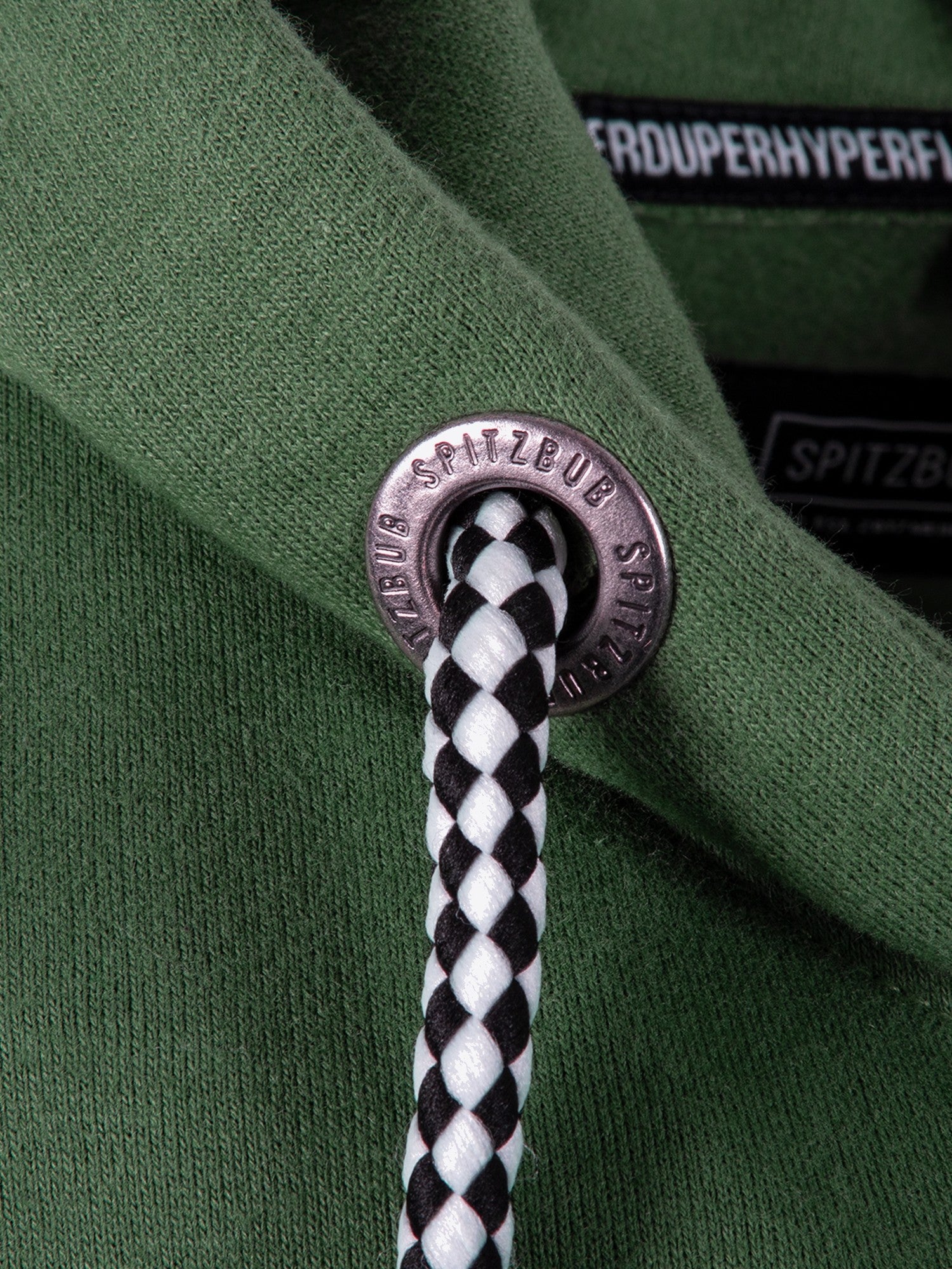 Sweatjacke Norman in Grünton, Detailaufnahme Verarbeitung, Kordel oder Naht
