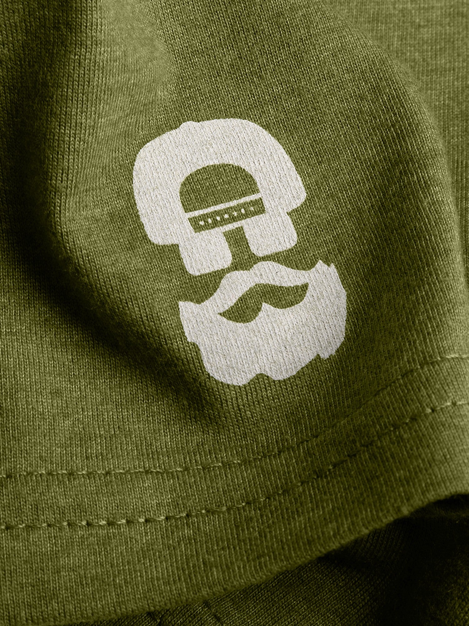 Shirt Timo in Grün, Detailaufnahme Verarbeitung, Kordel oder Naht
