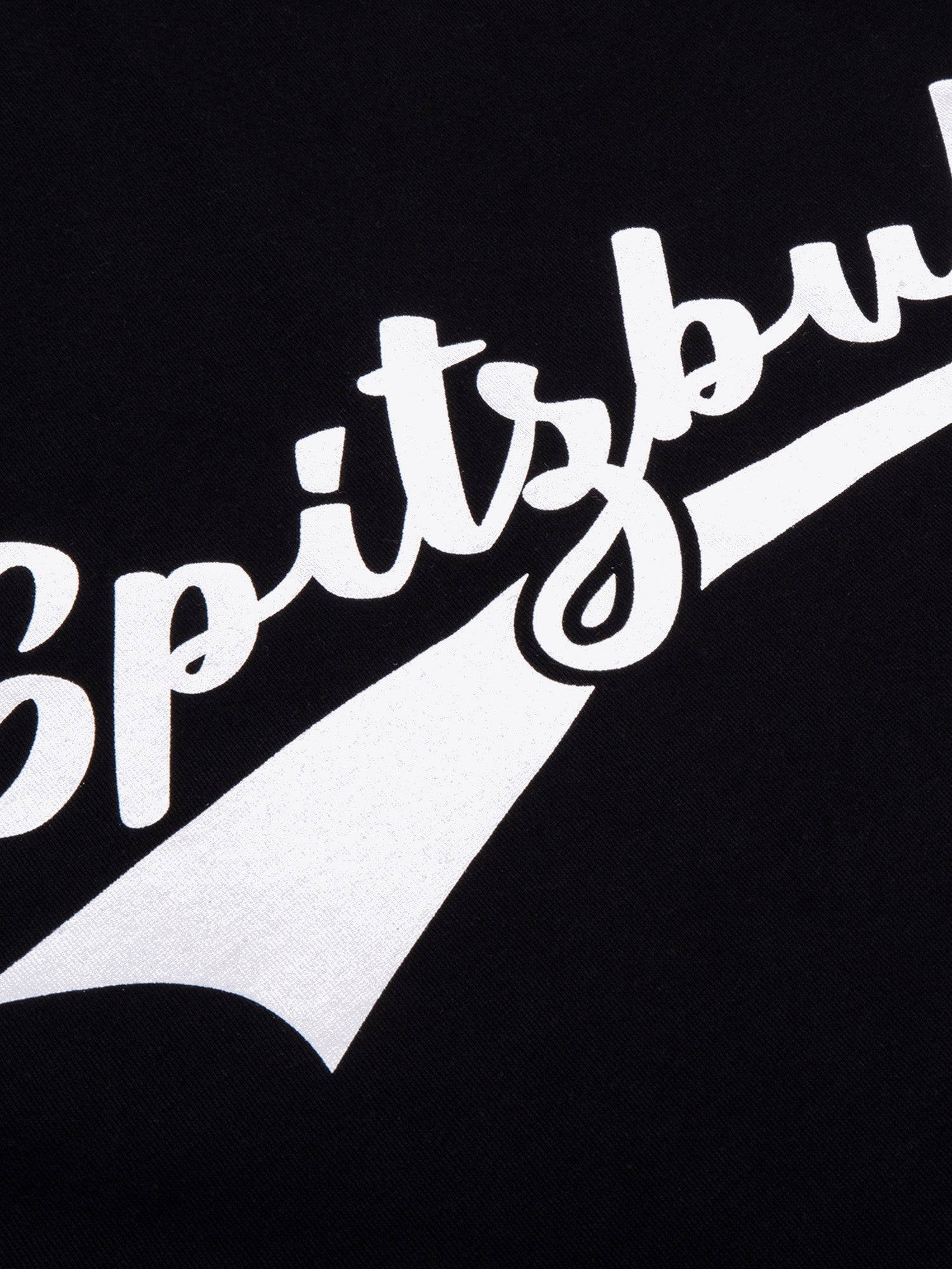 Shirt Ralph in Schwarz, Detailaufnahme Verarbeitung, Kordel oder Naht