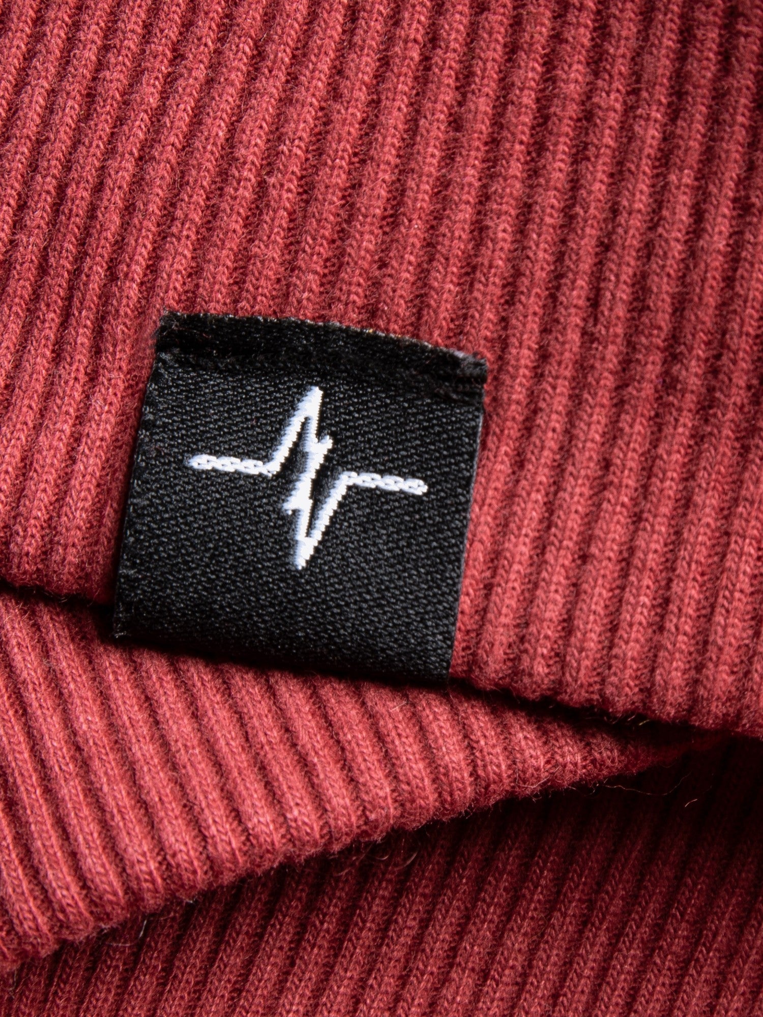 Sweatjacke Marvin in Rotton, Detailaufnahme Verarbeitung, Kordel oder Naht