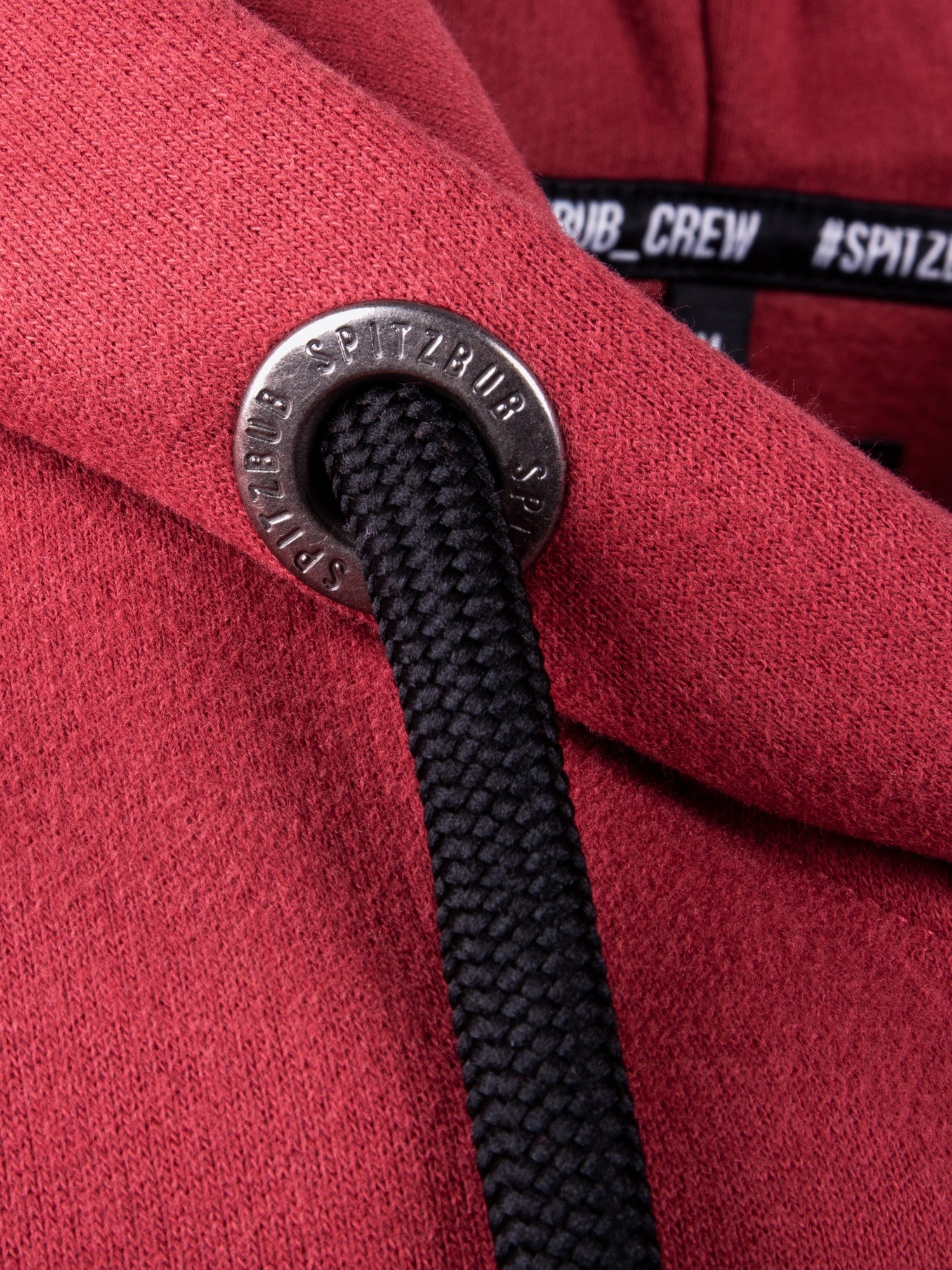 Sweatjacke Marvin in Rotton, Detailaufnahme Verarbeitung, Kordel oder Naht