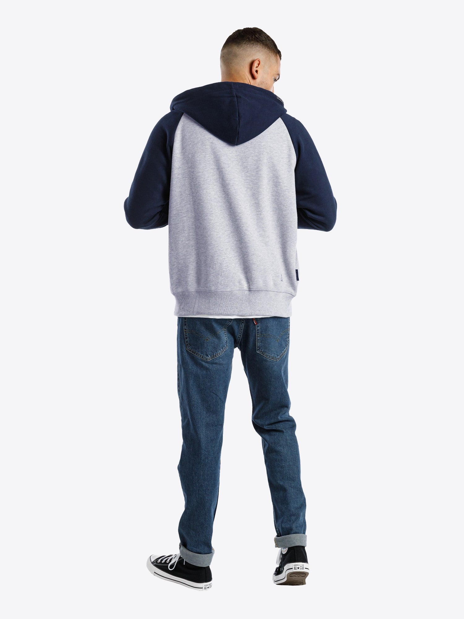 Sweatjacke Carlo in Grau-Blau, Detailaufnahme Verarbeitung, Kordel oder Naht