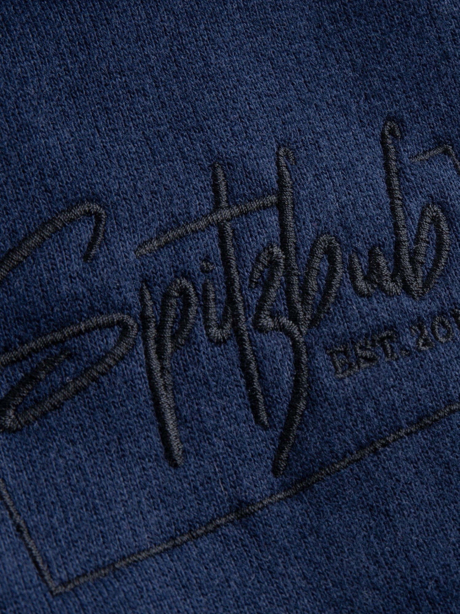 Sweatjacke Lenny in Grau-Blau, Detailaufnahme Verarbeitung, Kordel oder Naht