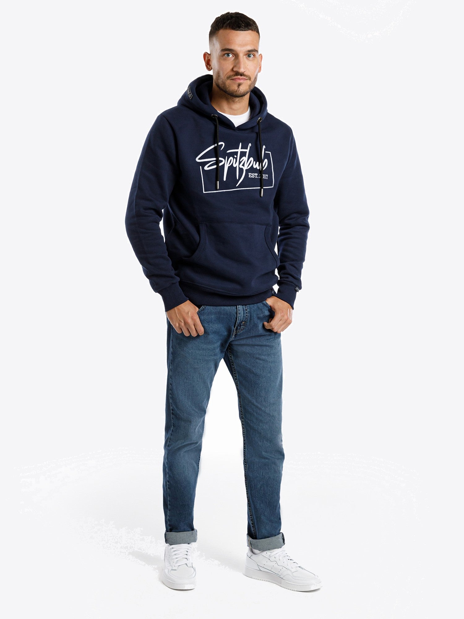 Hoodie Mika in Blau, Detailaufnahme Verarbeitung, Kordel oder Naht