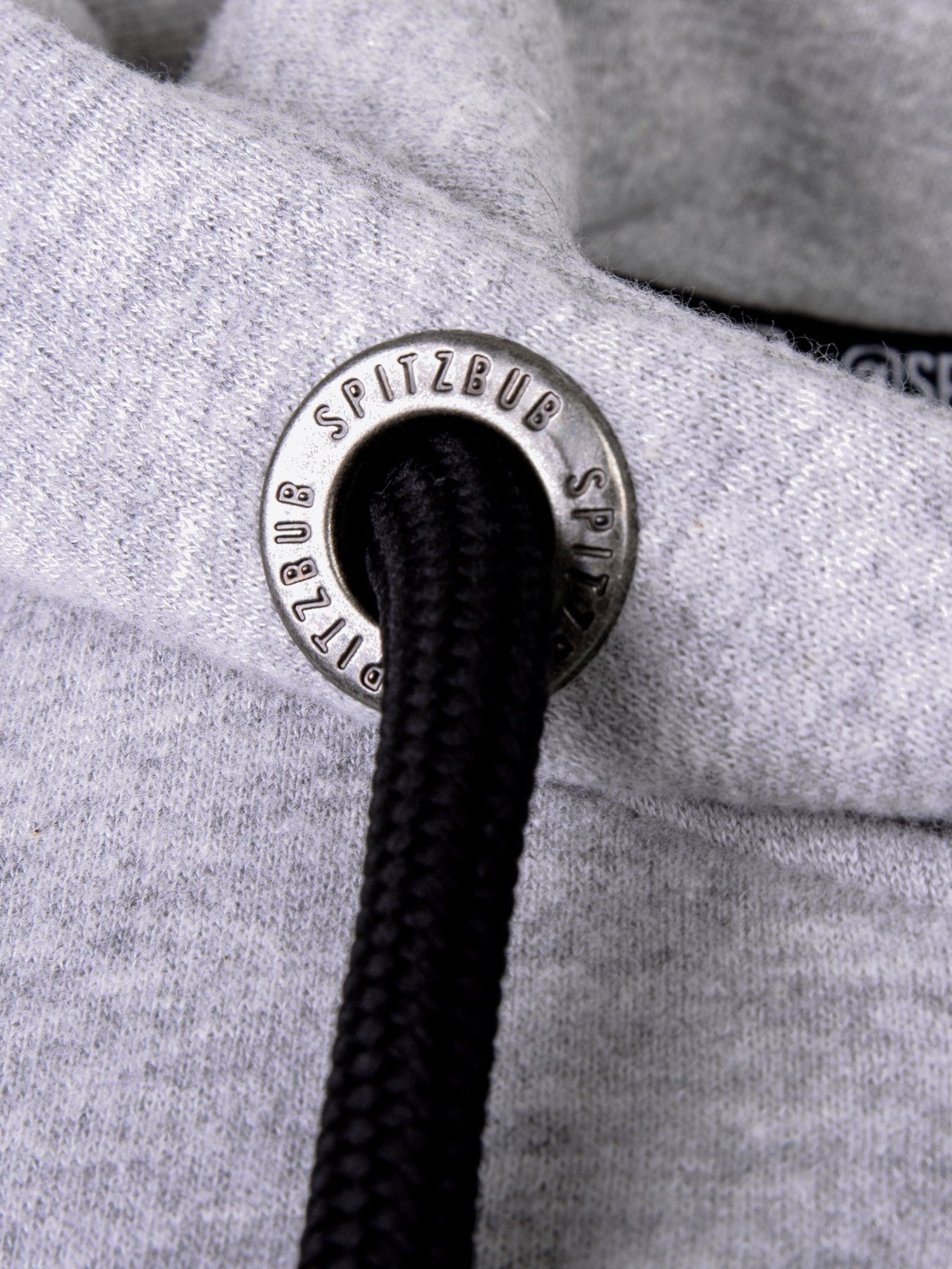 Hoodie Otis in Grau, Detailaufnahme Verarbeitung, Kordel oder Naht