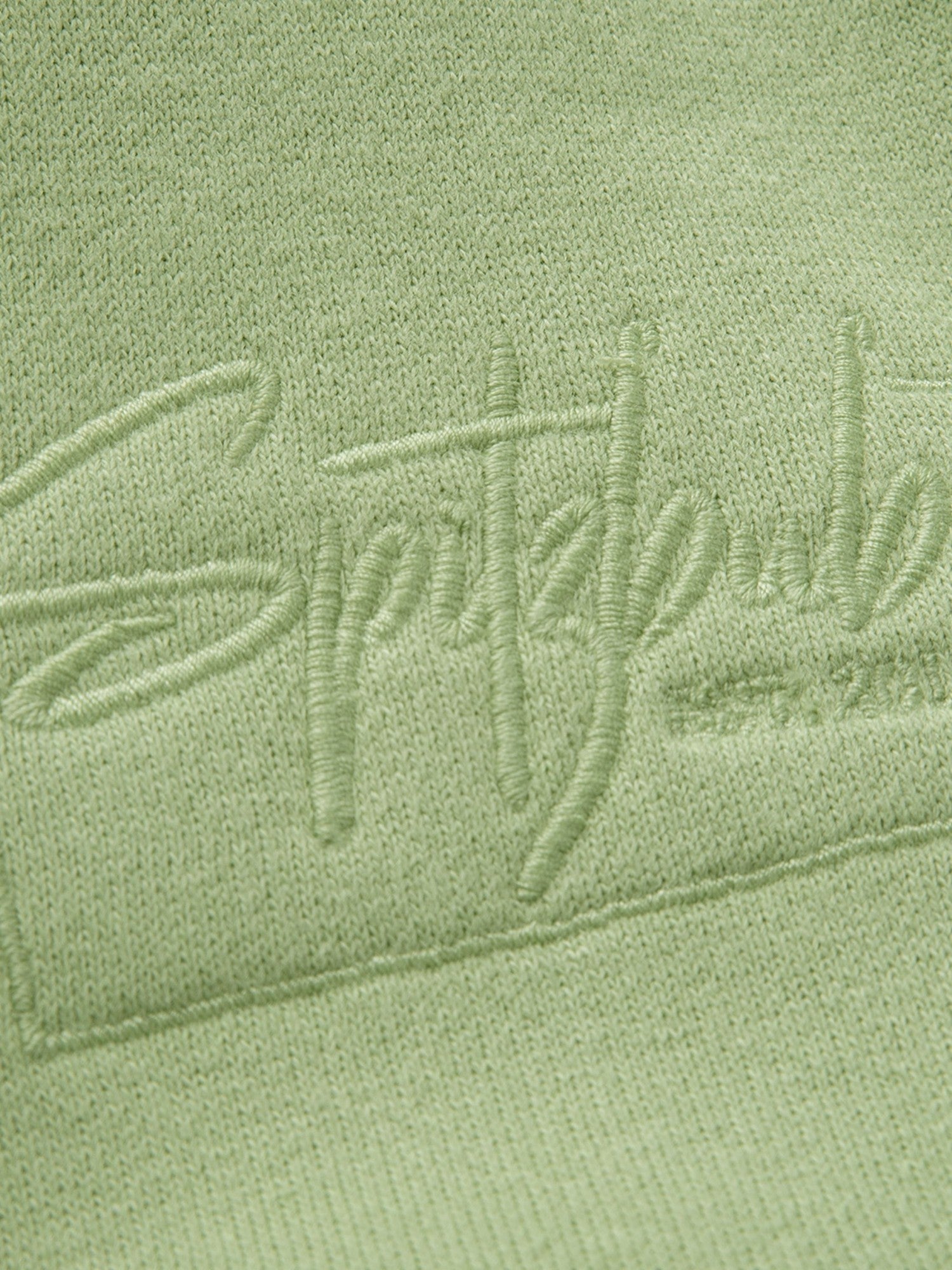 Hoodie Elias in Grün, Detailaufnahme Verarbeitung, Kordel oder Naht