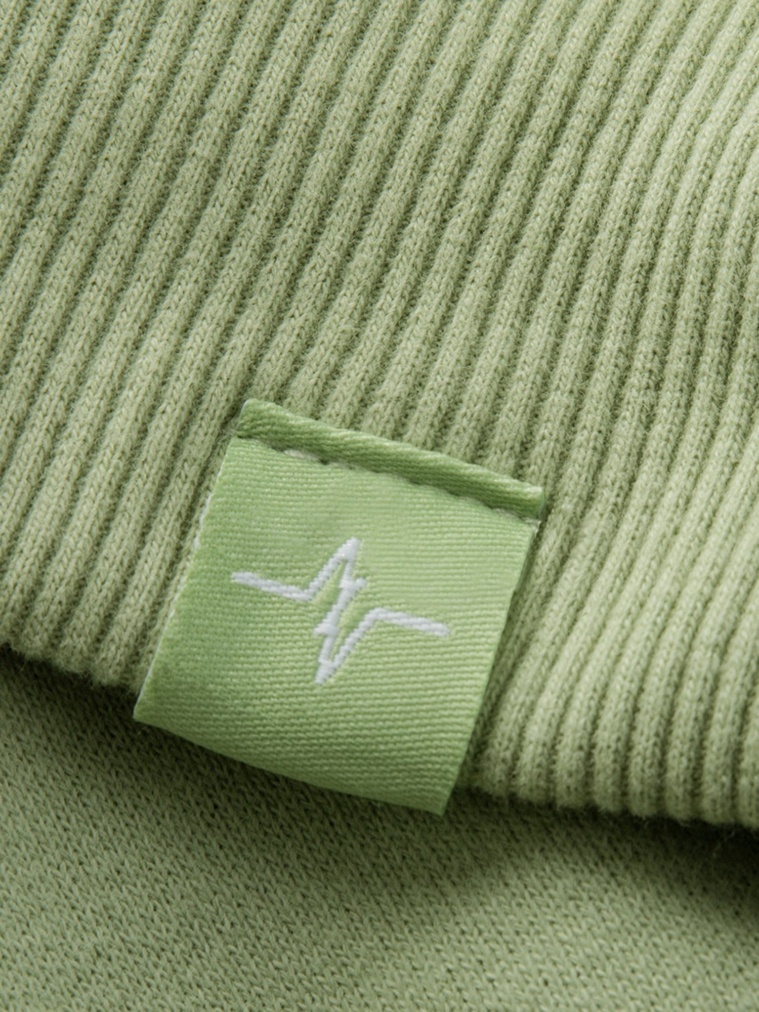 Hoodie Elias in Grün, Detailaufnahme Verarbeitung, Kordel oder Naht