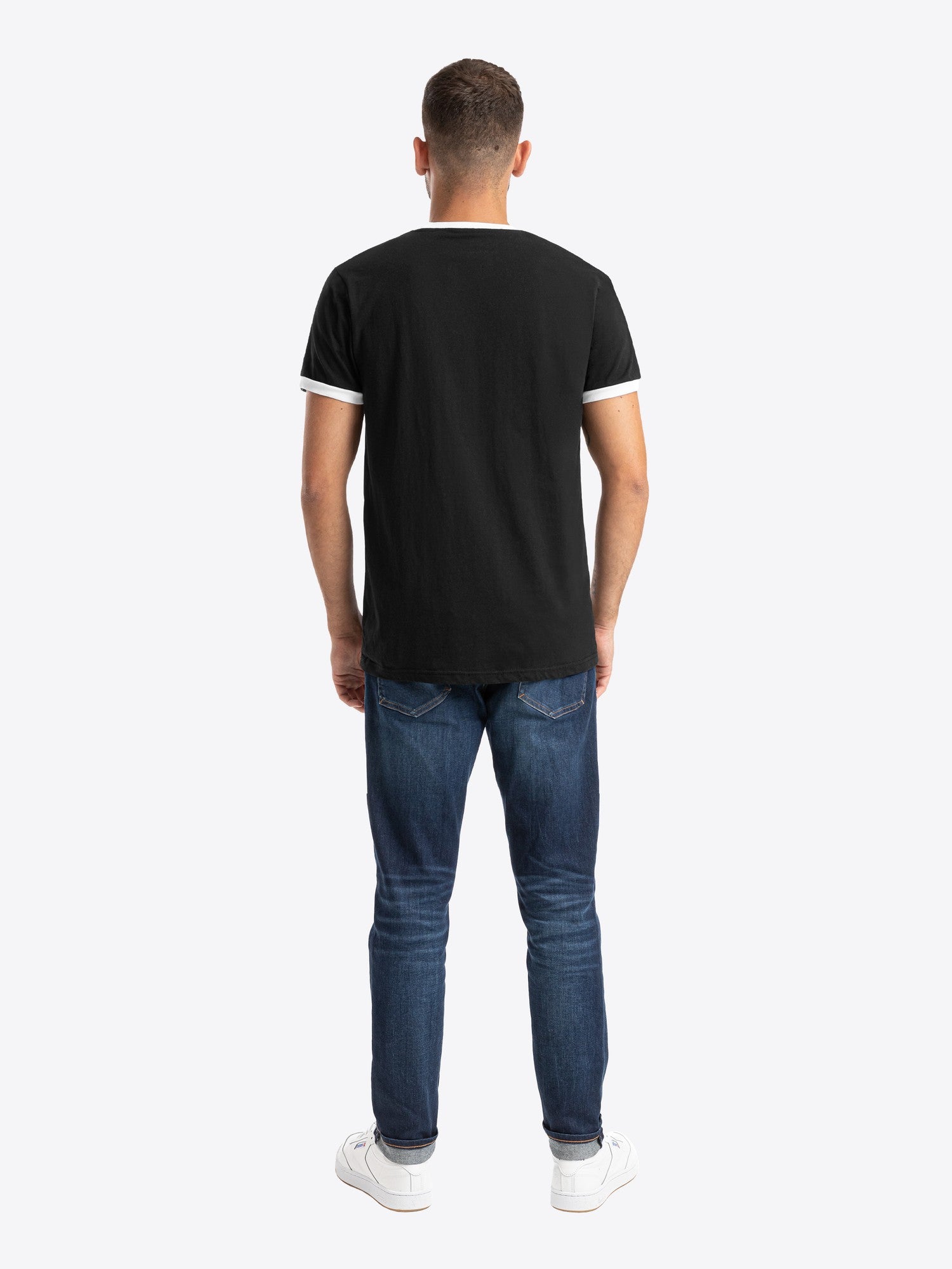 Shirt Marco in Schwarz, Detailaufnahme Verarbeitung und Naht
