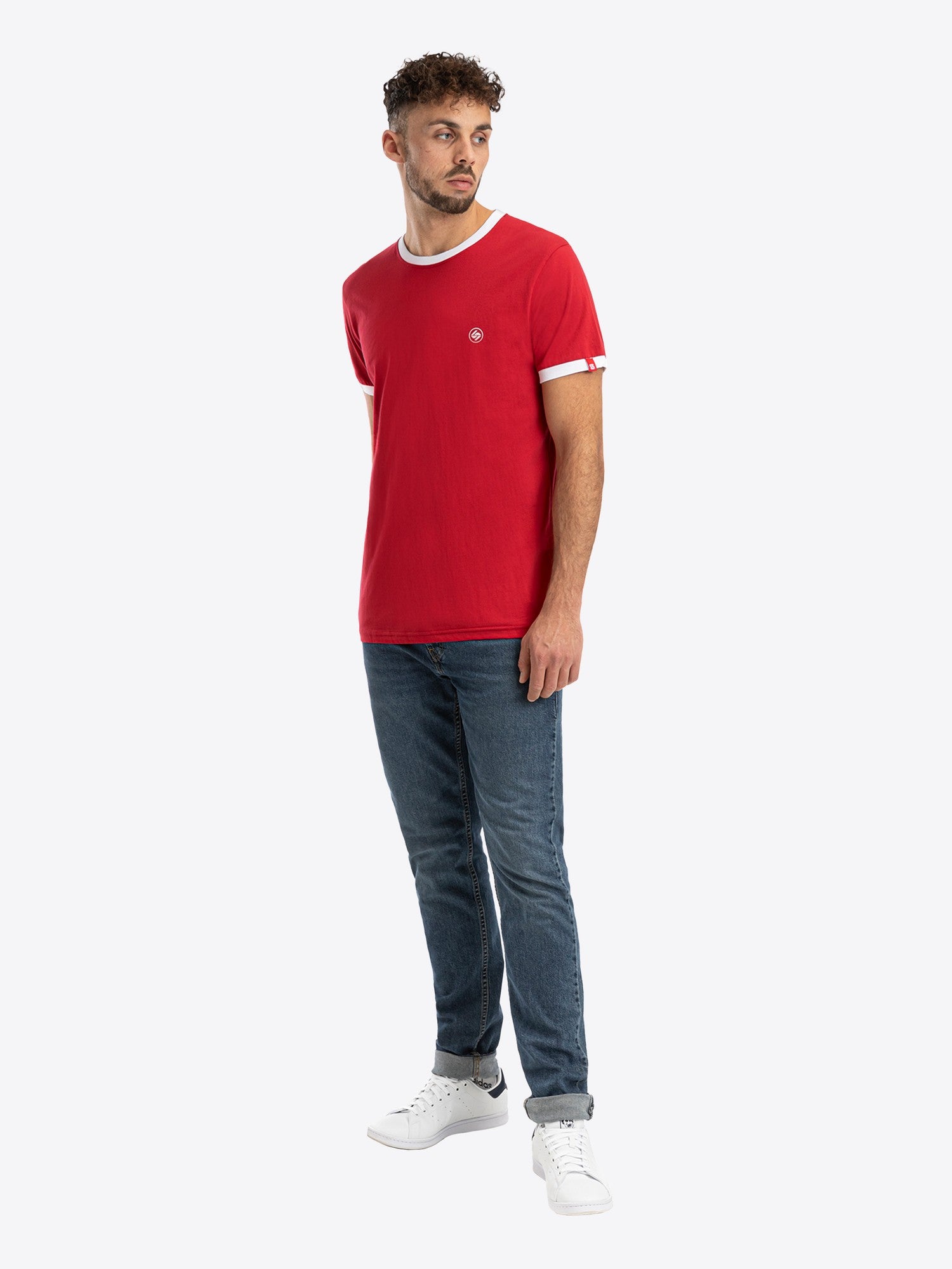 Shirt Gerd in Rot, weitere Lifestyle-Ansicht des Models