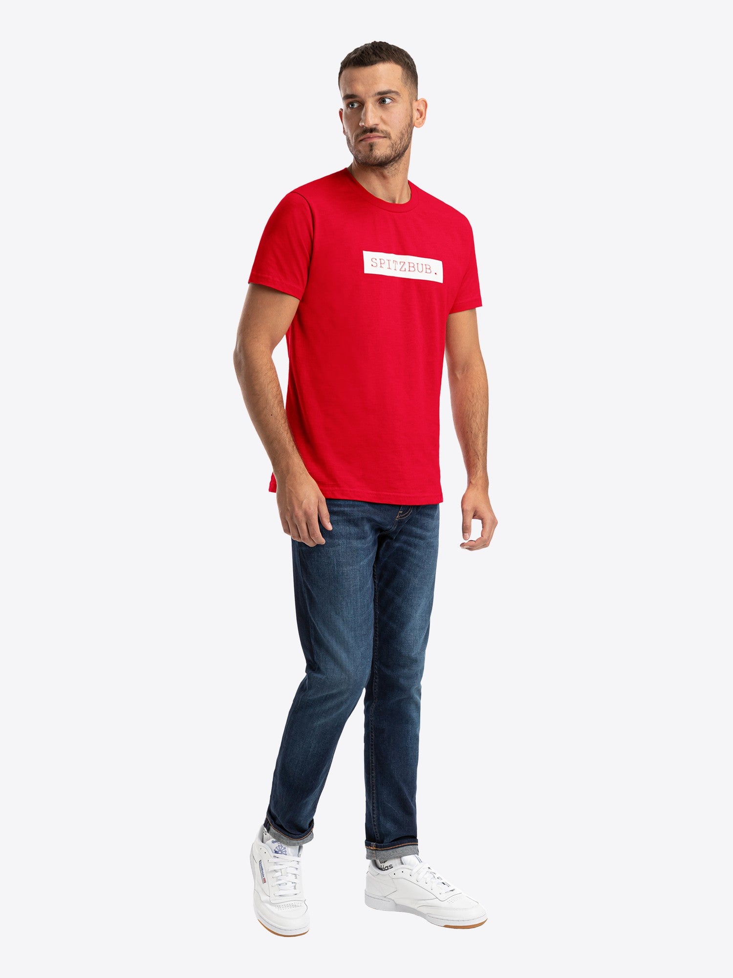 Shirt Udo in Rot, weitere Lifestyle-Ansicht des Models