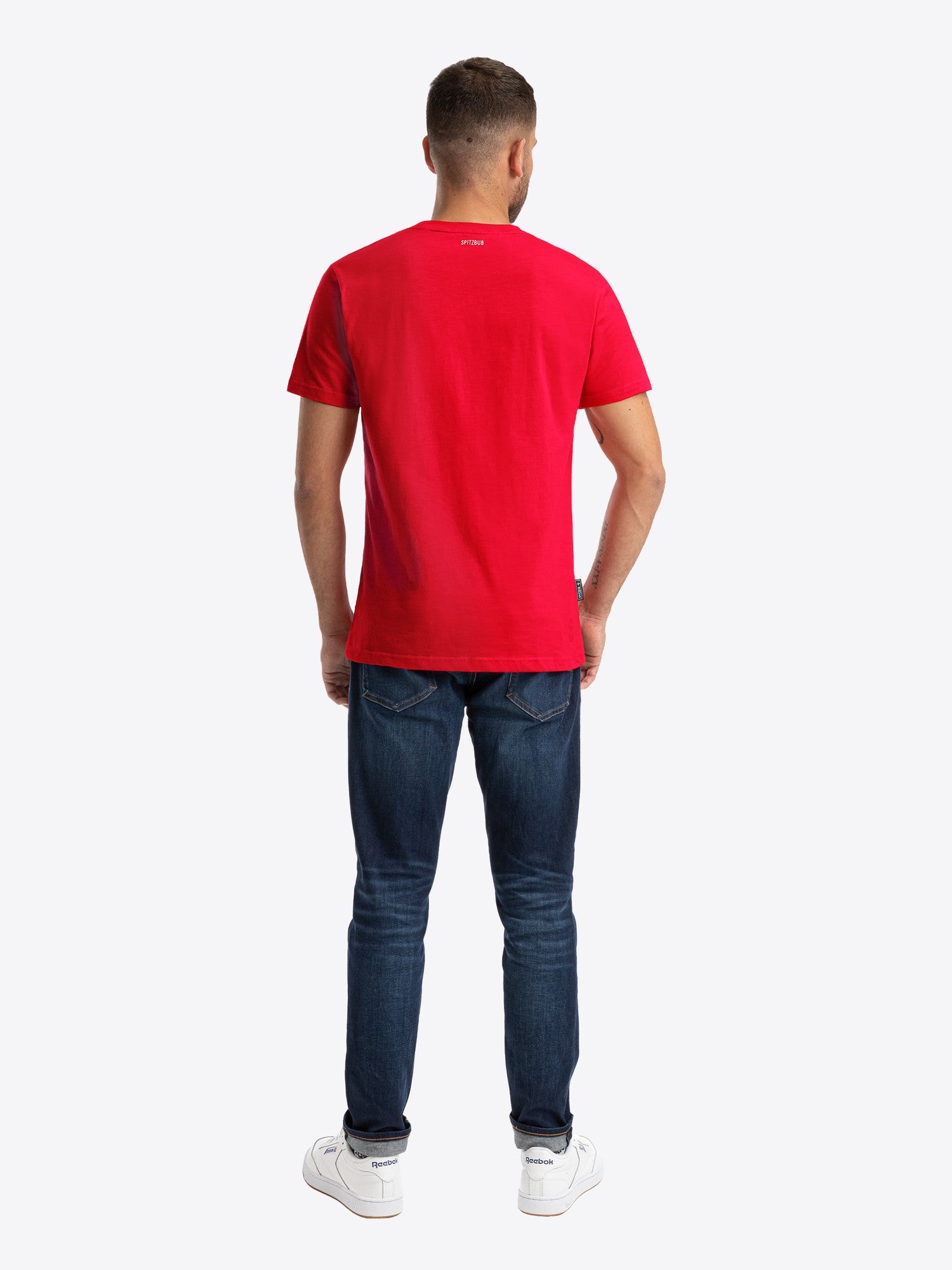 Shirt Udo in Rot, Detailaufnahme Verarbeitung und Naht