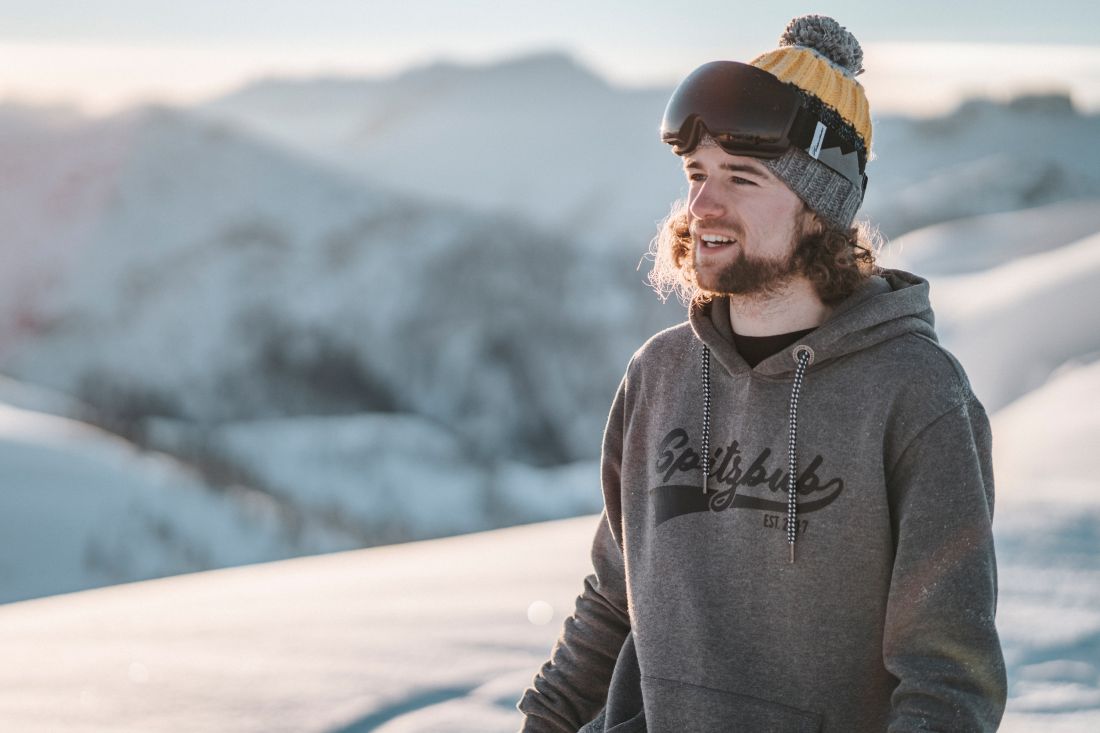 Heavyweight Fabric Hoodie "Kasper" Heavyweight Fabric Hoodie "Kasper"